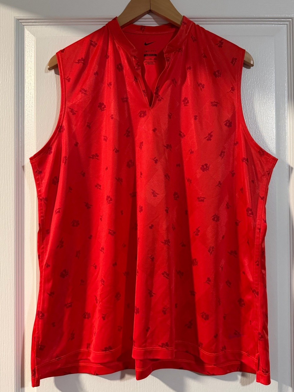 Nike Women’s Sleeveless Golf Tank - Red with Subtle Print